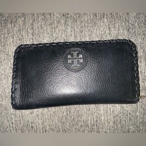 TORY BURCH 🖤black leather zipper close wallet